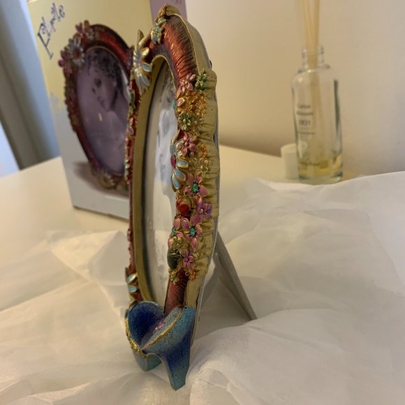 Shiny Flower and High Heels Photo Frame for 4"x6" - Picture 3 of 6